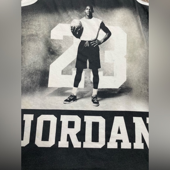 Air Jordan collectors tank Michael Jordan photograph #23 bulls goat black white - Picture 2 of 7